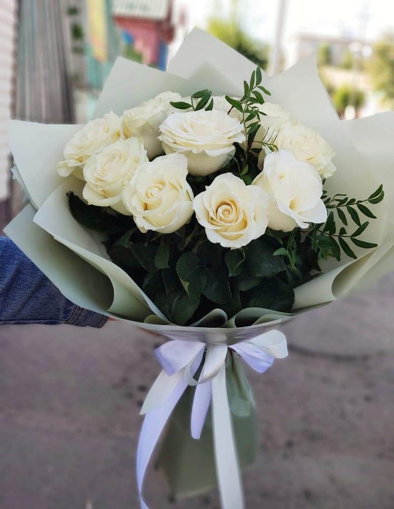 Букет Белые розы Проуд в Тирлянский