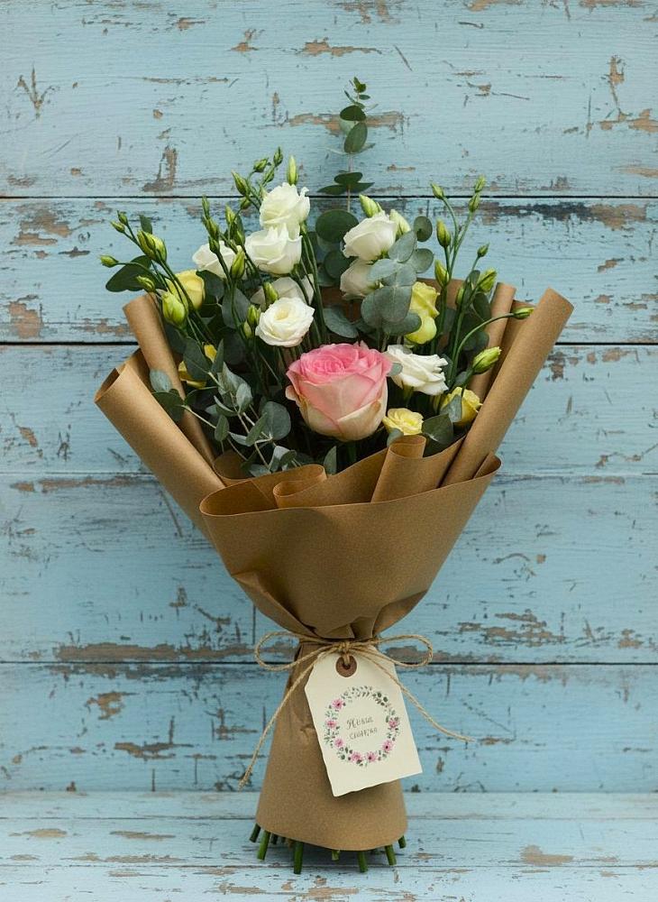 Букет цветов из: Розы и Лизиантусы в Тирлянский