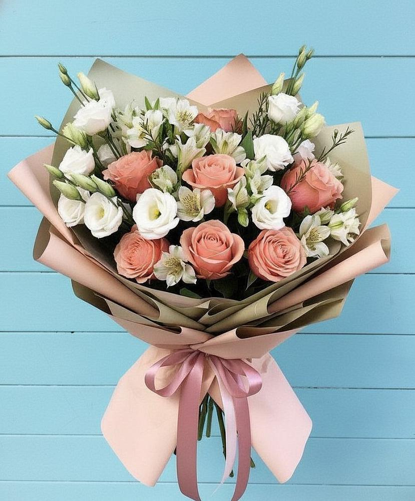 Букет цветов из: Розы, Альстромерии и Лизиантусы в Тирлянский