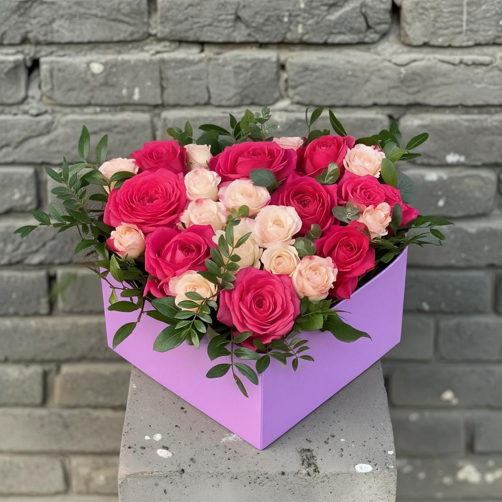 Цветочная композиция из Розы в коробке в Тирлянский