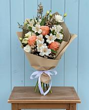 Букет цветов из:  Альстромерии, Лизиантусы, Розы и Хризантемы #REPLACE_PRED# Тирлянский