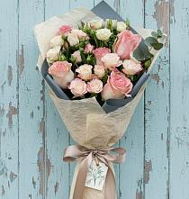Букет цветов из:  Розы #REPLACE_PRED# Тирлянский