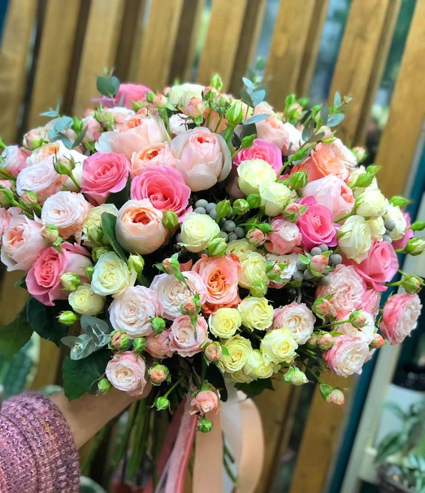 Букет цветов из: Розы в Тирлянский