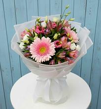 Букет цветов из:  Герберы, Альстромерии и Лизиантусы в Тирлянский