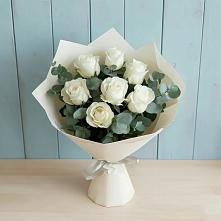 Букет Белые розы в Эвкалипте в Тирлянский