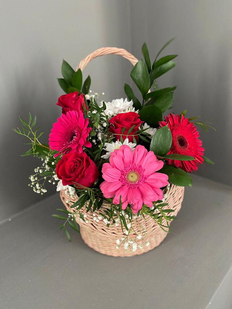 Цветочная композиция из Розы, Хризантемы и Герберы в корзине в Тирлянский