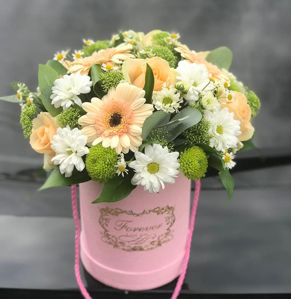 Цветочная композиция из Розы, Герберы и Хризантемы в шляпной коробке в Тирлянский