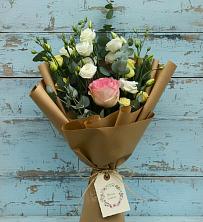 Букет цветов из:  Розы и Лизиантусы в Тирлянский