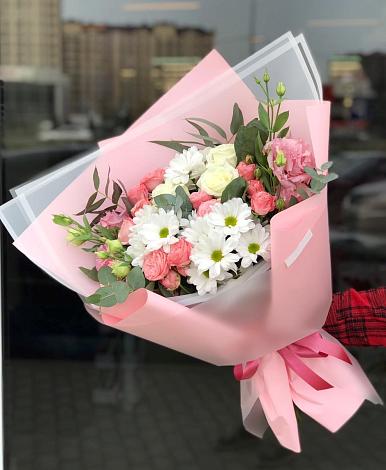 Букет цветов из: Розы, Лизиантусы и Хризантемы в Тирлянский